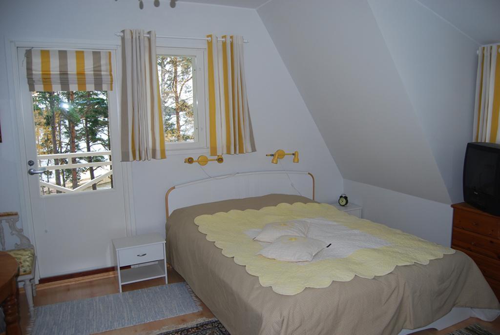 Villa Harald - Beachfront Hitis ห้อง รูปภาพ