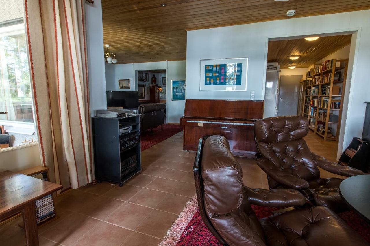 Villa Harald - Beachfront Hitis ภายนอก รูปภาพ
