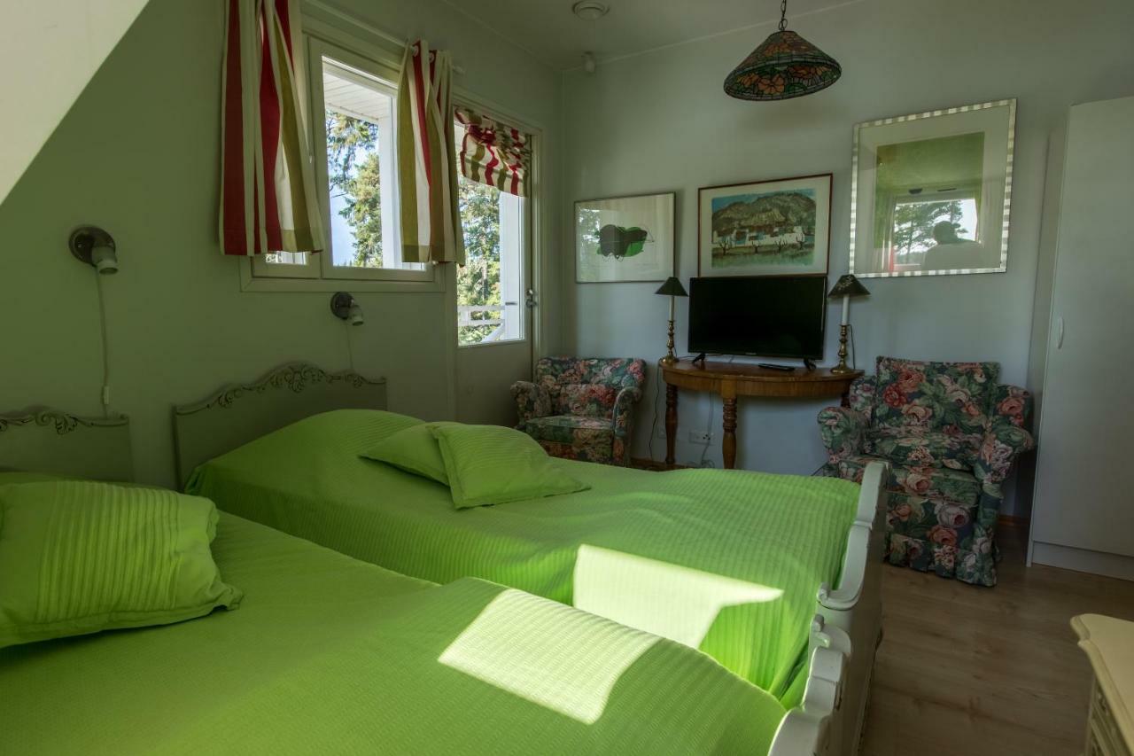 Villa Harald - Beachfront Hitis ภายนอก รูปภาพ